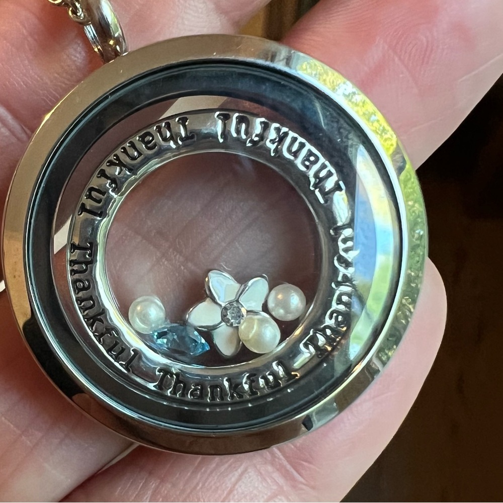 Silver Tone Thankful Keepsake Necklace Blue Stone Flower Pearls encased pendant